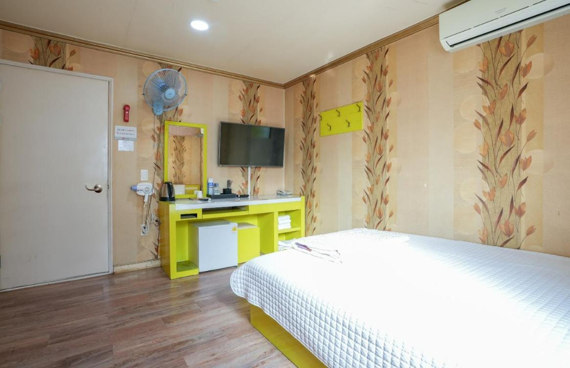 K Motel Daeyeon Busan Exterior photo
